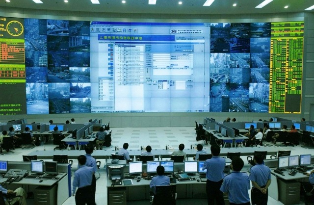 2.我国第一个规模最大的城市应急联动信息系统“上海市应急联动中心”由电信一所承建.jpg